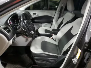 2019 Jeep Compass Altitude with VIN 3C4NJDBB9KT659774, listed as a Copart auction lot 81197214 with 135,196 mi miles and Non repairable. Bid and sale history available at DreamBid. Image 7.
