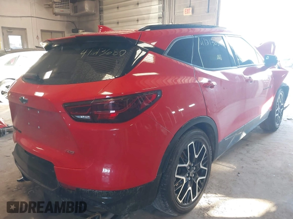 2023 Chevrolet Blazer RS z VIN 3GNKBKRS7PS159319, wystawiony jako IAAI lot #41213680 z przebiegiem 54 959 mil mil oraz . Historia ofert i sprzedaży dostępna na DreamBid. Obrazek 4.