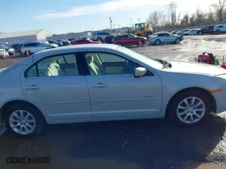 2008 Mercury Milan with VIN 3MEHM07Z58R638718, listed as a IAAI auction lot 41536905 with 70,729 mi miles. Bid and sale history available at carsss.com. Image 13.