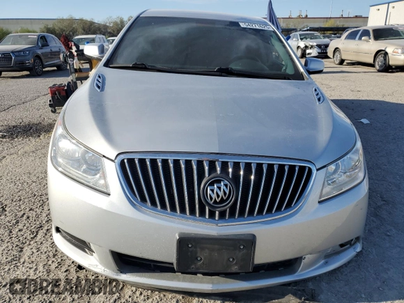 2013 Buick LaCrosse z VIN 1G4GA5E3XDF203438, wystawiony jako Copart lot #54271625 z przebiegiem 63 116 mil mil oraz Szkoda całkowita • Salvage title. Historia ofert i sprzedaży dostępna na DreamBid. Obrazek 5.