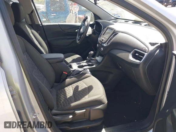 2020 Chevrolet Equinox LT with VIN 2GNAXUEV8L6165776, listed as a IAAI auction lot 41712136 with 132,479 mi miles. Bid and sale history available at carsss.com. Image 5.