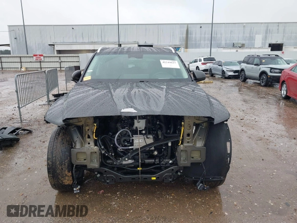 2024 Genesis GV80 with VIN KMUHCESC9RU161139, listed as a IAAI auction lot 41549627 with 31,025 mi miles and . Bid and sale history available at DreamBid. Image 13.