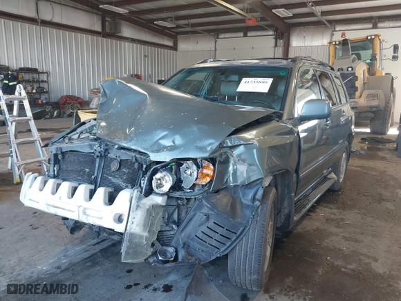 2007 Toyota Highlander w/3rd Row with VIN JTEEP21A670220737, listed as a IAAI auction lot 41735805 with 217,994 mi miles. Bid and sale history available at carsss.com. Image 2.