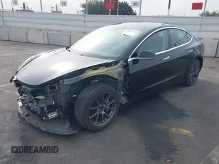 2020 Tesla Model 3 Long Range z VIN 5YJ3E1EB0LF600098, wystawiony jako IAAI lot #41071258 z przebiegiem 149 939 mil mil oraz . Historia ofert i sprzedaży dostępna na DreamBid. Obrazek 22.