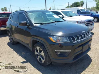 2018 Jeep Compass Altitude z VIN 3C4NJCBB0JT374678, wystawiony jako IAAI lot #42250357 z przebiegiem 56 439 mil mil oraz . Historia ofert i sprzedaży dostępna na DreamBid. Obrazek 1.