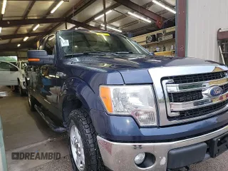 2014 Ford F-150 XL with VIN 1FTFX1EF9EKG22620, listed as a IAAI auction lot 42122043 with 89,636 mi miles. Bid and sale history available at carsss.com. Image 1.