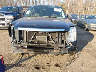 2013 Cadillac Escalade Platinum Edition with VIN 1GYS4DEF7DR251126, listed as a IAAI auction lot 41534025 with 173,153 mi miles. Bid and sale history available at carsss.com. Image 13.
