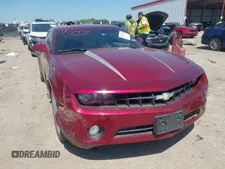 2011 Chevrolet Camaro 1LT z VIN 2G1FB1ED5B9103745, wystawiony jako IAAI lot #41978978 z przebiegiem 96 515 mil mil oraz . Historia ofert i sprzedaży dostępna na DreamBid. Obrazek 1.