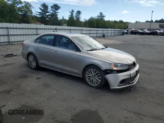 2015 Volkswagen Jetta SE z VIN 3VWD17AJ3FM232299, wystawiony jako Copart lot #57252465 z przebiegiem 128 882 mil mil oraz Szkoda całkowita • Salvage title. Historia ofert i sprzedaży dostępna na DreamBid. Obrazek 4.