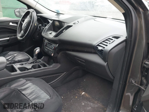 2019 Ford Escape SE with VIN 1FMCU0GDXKUB29364, listed as a IAAI auction lot 41673950 with 65,722 mi miles. Bid and sale history available at carsss.com. Image 5.
