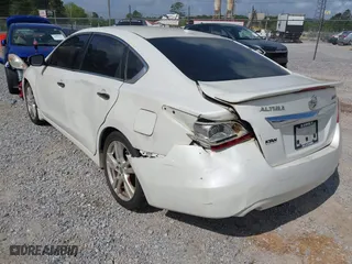 2013 Nissan Altima 3.5 SL with VIN 1N4BL3AP4DN531438, listed as a IAAI auction lot 42086320 with 196,654 mi miles. Bid and sale history available at carsss.com. Image 3.