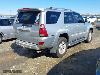 2004 Toyota 4Runner Limited with VIN JTEBU17R740036034, listed as a IAAI auction lot 41587335 with 199,884 mi miles. Bid and sale history available at carsss.com. Image 4.