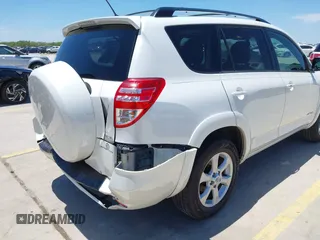 2012 Toyota RAV4 Limited z VIN 2T3DK4DV5CW078136, wystawiony jako IAAI lot #42220172 z przebiegiem 174 518 mil mil oraz . Historia ofert i sprzedaży dostępna na DreamBid. Obrazek 6.