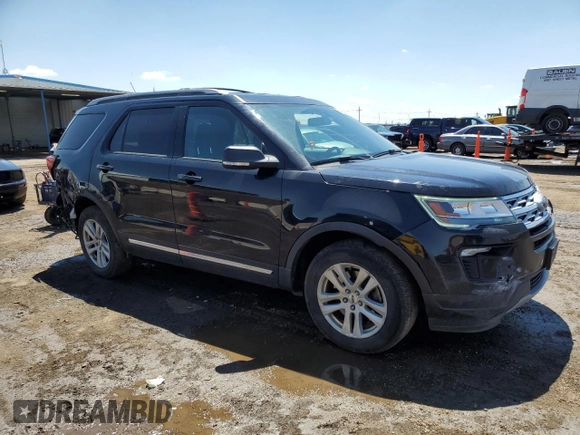 2019 Ford Explorer XLT с VIN 1FM5K8DH1KGA37725, выставлен на аукционе Copart как лот 56255315 с пробегом 56 501 миль миль и Списание • Salvage title. История ставок и продаж доступна на DreamBid. Изображение 4.