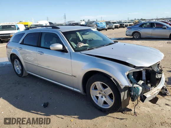 2005 Dodge Magnum SE with VIN 2D4FV48V75H649206, listed as a Copart auction lot 47035155 with 71,026 mi miles and Salvage Title. Bid and sale history available at carsss.com. Image 4.