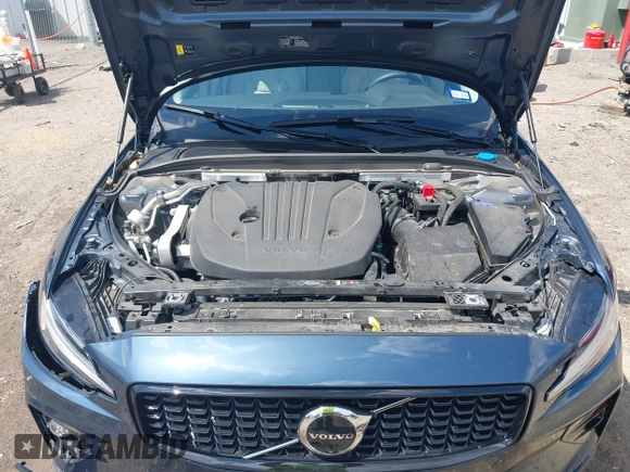2024 Volvo S60 Plus Dark Theme z VIN 7JRL12TLXRG294640, wystawiony jako IAAI lot #42207466 z przebiegiem 23 304 mil mil oraz . Historia ofert i sprzedaży dostępna na DreamBid. Obrazek 10.