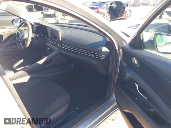 2022 Hyundai Elantra SEL with VIN 5NPLM4AG4NH081132, listed as a IAAI auction lot 41153021 with 22,705 mi miles and . Bid and sale history available at carsss.com. Image 5.