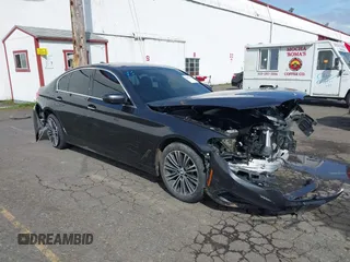 2018 BMW 5 Series 540i z VIN WBAJE5C51JWA96925, wystawiony jako IAAI lot #41831009 z przebiegiem Nie podano mil oraz . Historia ofert i sprzedaży dostępna na DreamBid. Obrazek 1.