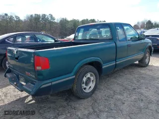 1997 GMC Sonoma SLS with VIN 1GTCS19X4V8528209, listed as a IAAI auction lot 41576867 with 217,993 mi miles. Bid and sale history available at carsss.com. Image 4.
