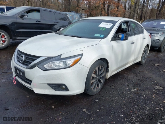 2018 Nissan Altima 2.5 SV with VIN 1N4AL3AP7JC188336, listed as a IAAI auction lot 41460697 with 158,008 mi miles. Bid and sale history available at carsss.com. Image 17.