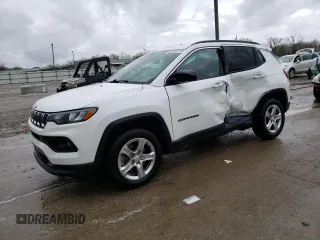 2023 Jeep Compass Latitude z VIN 3C4NJDBN9PT522979, wystawiony jako Copart lot #51697115 z przebiegiem 60 173 mil mil oraz Szkoda całkowita • Salvage title. Historia ofert i sprzedaży dostępna na DreamBid. Obrazek 1.