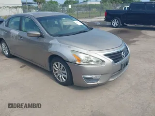 2013 Nissan Altima SV with VIN 1N4AL3AP4DN561907, listed as a IAAI auction lot 42230149 with 189,351 mi miles and . Bid and sale history available at carsss.com. Image 1.
