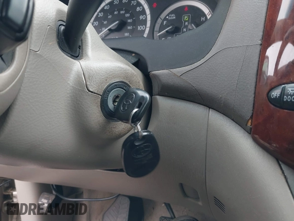 2004 Toyota Sienna XLE with VIN 5TDZA22CX4S205206, listed as a IAAI auction lot 42007779 with 173,794 mi miles. Bid and sale history available at carsss.com. Image 11.