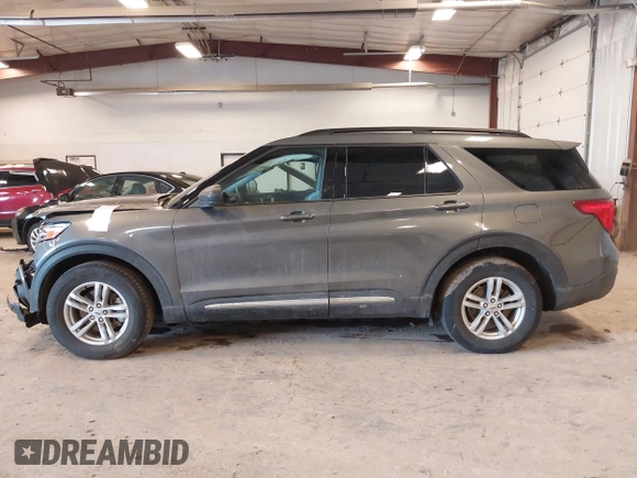 2023 Ford Explorer XLT with VIN 1FMSK8DH2PGB45913, listed as a IAAI auction lot 41701277 with 13,939 mi miles. Bid and sale history available at carsss.com. Image 14.