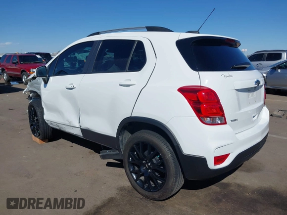 2022 Chevrolet Trax LT with VIN KL7CJLSM1NB512337, listed as a IAAI auction lot 41828625 with 40,877 mi miles. Bid and sale history available at carsss.com. Image 3.