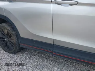 2019 Mitsubishi Eclipse Cross LE z VIN JA4AT4AA0KZ030487, wystawiony jako IAAI lot #42504055 z przebiegiem 93 412 mil mil oraz . Historia ofert i sprzedaży dostępna na DreamBid. Obrazek 6.
