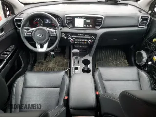 2021 Kia Sportage EX z VIN KNDPNCAC3M7920535, wystawiony jako Copart lot #47572405 z przebiegiem 22 630 mil mil oraz Szkoda całkowita • Salvage title. Historia ofert i sprzedaży dostępna na DreamBid. Obrazek 8.