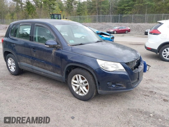 2011 Volkswagen Tiguan SE with VIN WVGBV7AX3BW511017, listed as a IAAI auction lot 42222868 with 120,955 mi miles and . Bid and sale history available at DreamBid. Image 1.