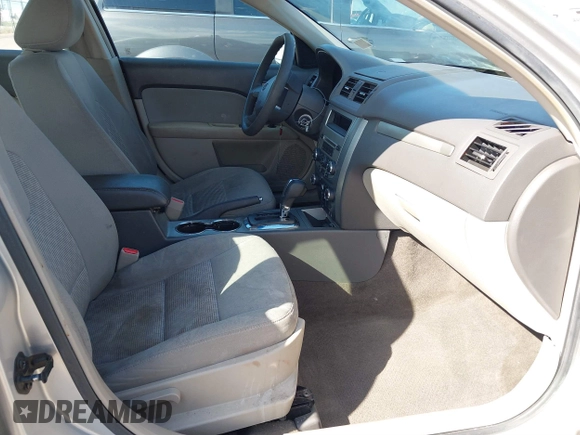 2011 Ford Fusion SE with VIN 3FAHP0HG2BR144898, listed as a IAAI auction lot 37638561 with 96,815 mi miles. Bid and sale history available at carsss.com. Image 5.