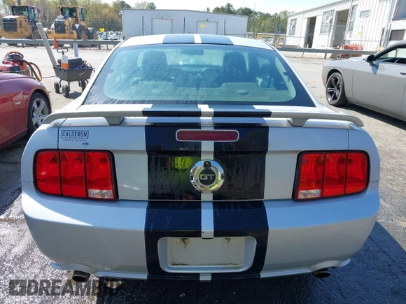2007 Ford Mustang GT Deluxe with VIN 1ZVFT82HX75266798, listed as a IAAI auction lot 41889513 with 221,902 mi miles. Bid and sale history available at carsss.com. Image 16.