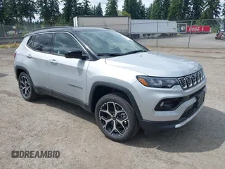 2025 Jeep Compass Limited with VIN 3C4NJDCNXST579277, listed as a IAAI auction lot 42544071 with 182 mi miles and . Bid and sale history available at DreamBid. Image 1.
