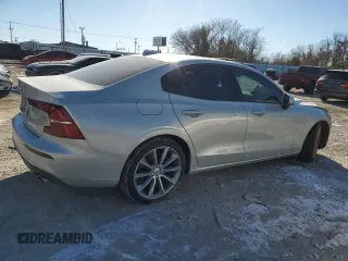 2020 Volvo S60 Momentum with VIN 7JR102FK5LG032402, listed as a Copart auction lot 38404724 with 45,382 mi miles. Bid and sale history available at carsss.com. Image 3.