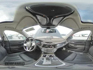 2022 BMW 7 Series 740i z VIN WBA7T2C02NCG97528, wystawiony jako Copart lot #80687204 z przebiegiem 28 387 mil mil oraz Szkoda całkowita • Salvage title. Historia ofert i sprzedaży dostępna na DreamBid. Obrazek 12.