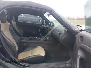 2007 Pontiac Solstice z VIN 1G2MB35B47Y119340, wystawiony jako IAAI lot #42087786 z przebiegiem 72 575 mil mil oraz . Historia ofert i sprzedaży dostępna na DreamBid. Obrazek 5.
