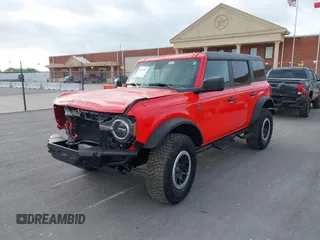 2023 Ford Bronco z VIN 1FMEE5DH5PLB93397, wystawiony jako IAAI lot #42531965 z przebiegiem 30 731 mil mil oraz . Historia ofert i sprzedaży dostępna na DreamBid. Obrazek 17.
