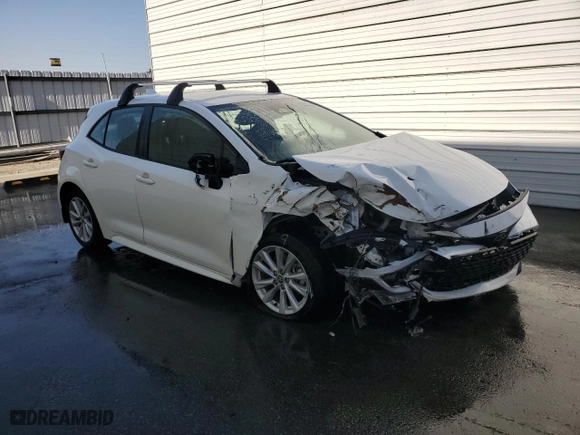2024 Toyota Corolla Hatchback SE with VIN JTND4MBE0R3225340, listed as a Copart auction lot 45055275 with 5,619 mi miles and Salvage Title. Bid and sale history available at carsss.com. Image 4.