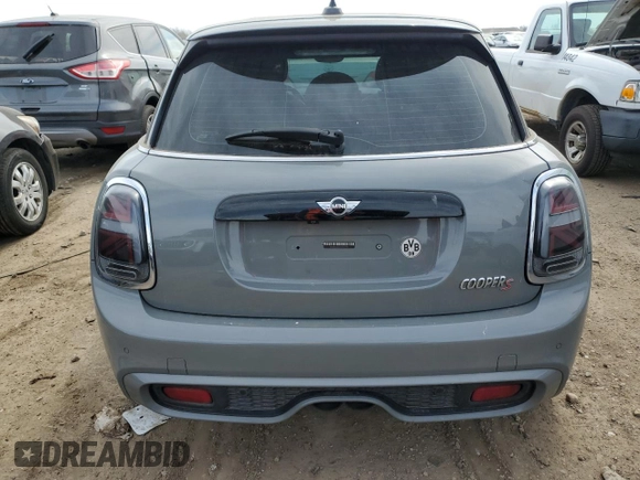 2016 MINI Hardtop 4 Door S with VIN WMWXU3C53G2D27910, listed as a Copart auction lot 52820215 with 177,506 mi miles and Clean title. Bid and sale history available at DreamBid. Image 6.