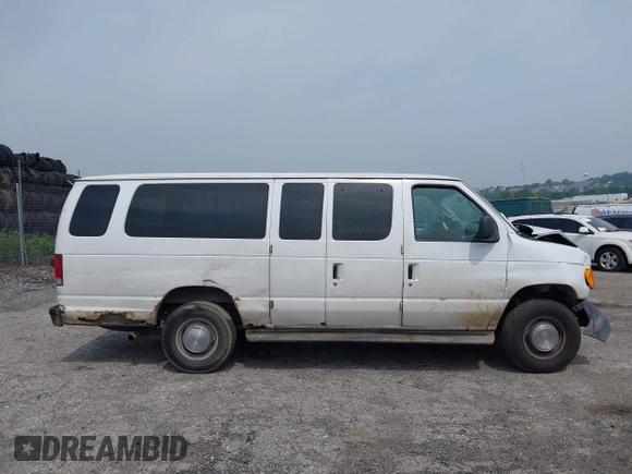 2006 Ford Econoline Passenger XL z VIN 1FBSS31L76DA90525, wystawiony jako IAAI lot #42449803 z przebiegiem Nie podano mil oraz . Historia ofert i sprzedaży dostępna na DreamBid. Obrazek 14.