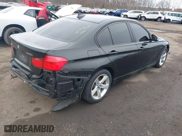 2014 BMW 3 Series 328i xDrive with VIN WBA3B5G52ENS10452, listed as a IAAI auction lot 41940823 with 177,830 mi miles. Bid and sale history available at carsss.com. Image 4.