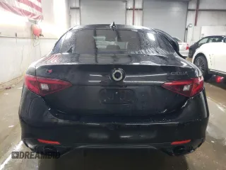 2019 Alfa Romeo Giulia Ti z VIN ZARFANBN7K7608174, wystawiony jako Copart lot #85051934 z przebiegiem 50 824 mil mil oraz Szkoda całkowita • Salvage title. Historia ofert i sprzedaży dostępna na DreamBid. Obrazek 6.