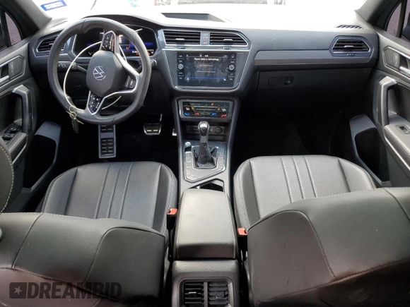 2022 Volkswagen Tiguan SE R-Line Black with VIN 3VVCB7AX6NM140264, listed as a Copart auction lot 55124815 with 28,340 mi miles and Salvage title. Bid and sale history available at DreamBid. Image 8.