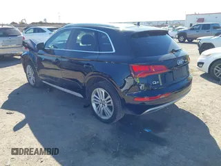 2018 Audi Q5 Premium Plus with VIN WA1BNAFY6J2008147, listed as a IAAI auction lot 41692642 with 113,475 mi miles. Bid and sale history available at carsss.com. Image 3.