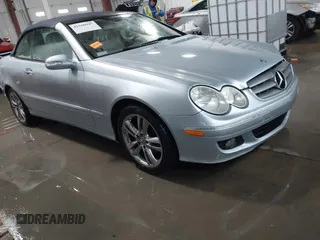 2006 Mercedes-Benz CLK 3.5L with VIN WDBTK56H86F193701, listed as a IAAI auction lot 41560947 with 104,756 mi miles. Bid and sale history available at carsss.com. Image 1.