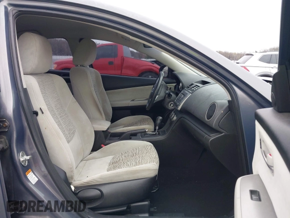 2009 Mazda 6 i Sport with VIN 1YVHP81A295M07400, listed as a IAAI auction lot 41947967 with Not Provided miles. Bid and sale history available at carsss.com. Image 5.