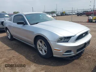 2014 Ford Mustang V6 с VIN 1ZVBP8AM0E5215177, выставлен на аукционе IAAI как лот 41918229 с пробегом 118 822 миль миль и . История ставок и продаж доступна на DreamBid. Изображение 1.