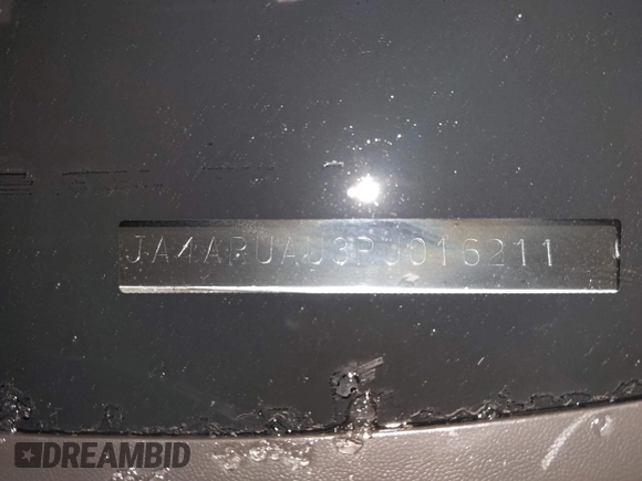 2023 Mitsubishi Outlander ES z VIN JA4ARUAU3PU016211, wystawiony jako IAAI lot #41554954 z przebiegiem 10 778 mil mil oraz . Historia ofert i sprzedaży dostępna na DreamBid. Obrazek 9.